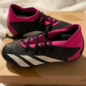 Adidas girls soccer cleats size 1.5 and medium shin guards